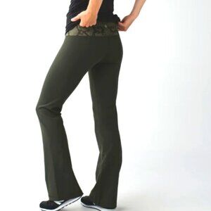 Lululemon groove pant III Size 12 Reg